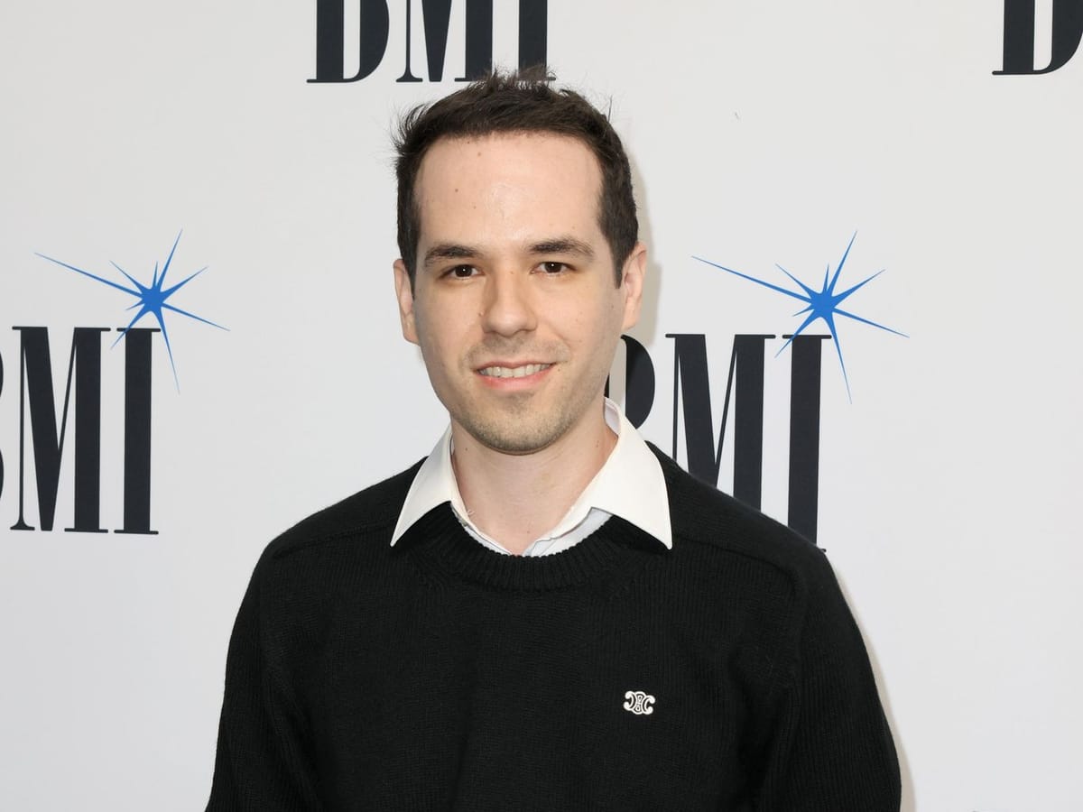 El compositor y productor Édgar Barrera, sonriente, en los BMI Latin Awards 2025.
